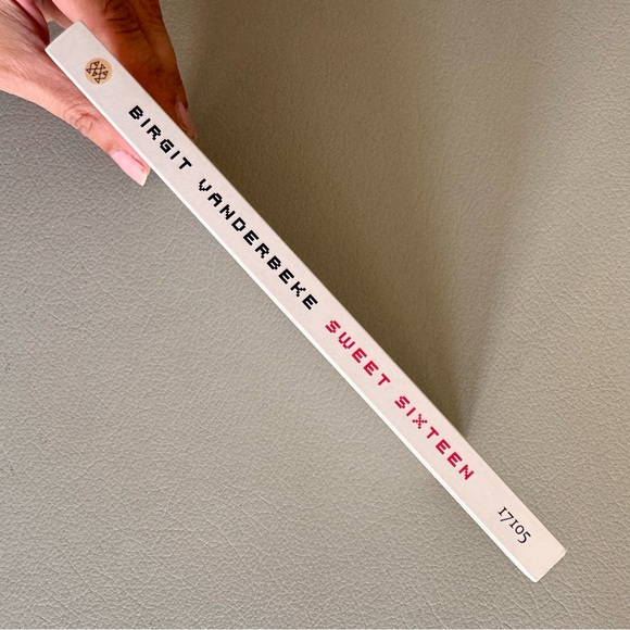 SWEET SIXTEEN by Brigit Vanderbeke | A Comedy in German - Picture 1 of 3